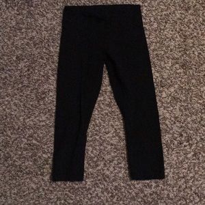 2 pairs! Lulu crop leggings